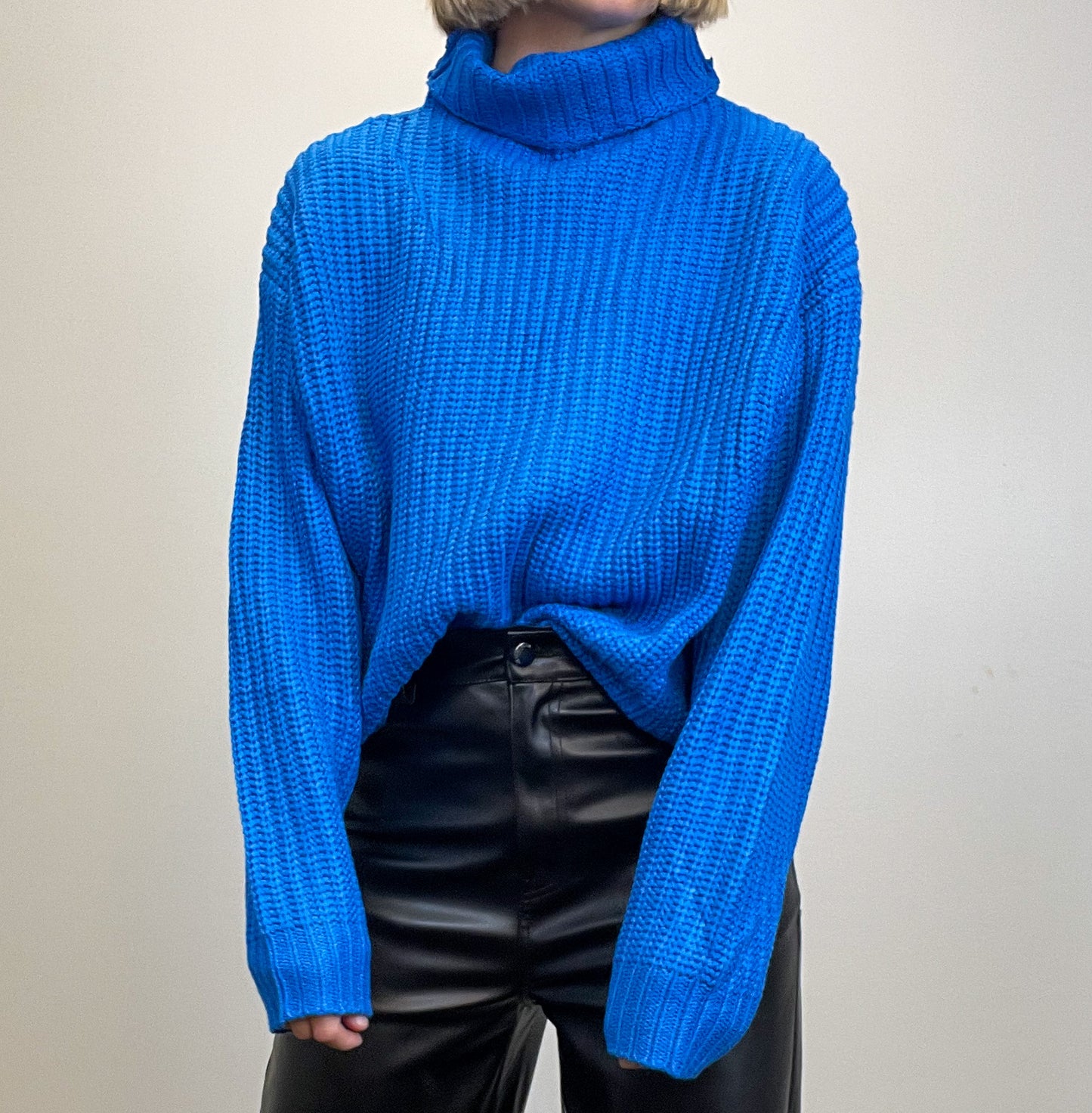 Zae oversized knit turtleneck