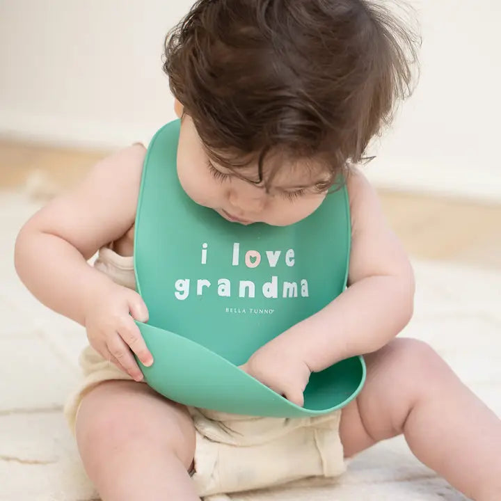 love grandma bib