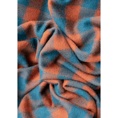 100% lambswool gingham scarf in blue/brown